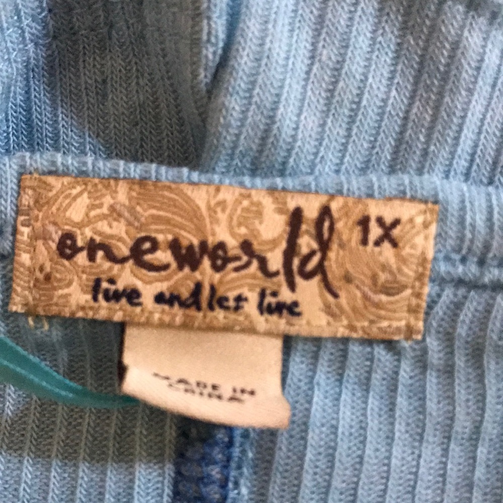 One World Knit Tee with Multicolored Scarf - NWT - Picture 6 of 8